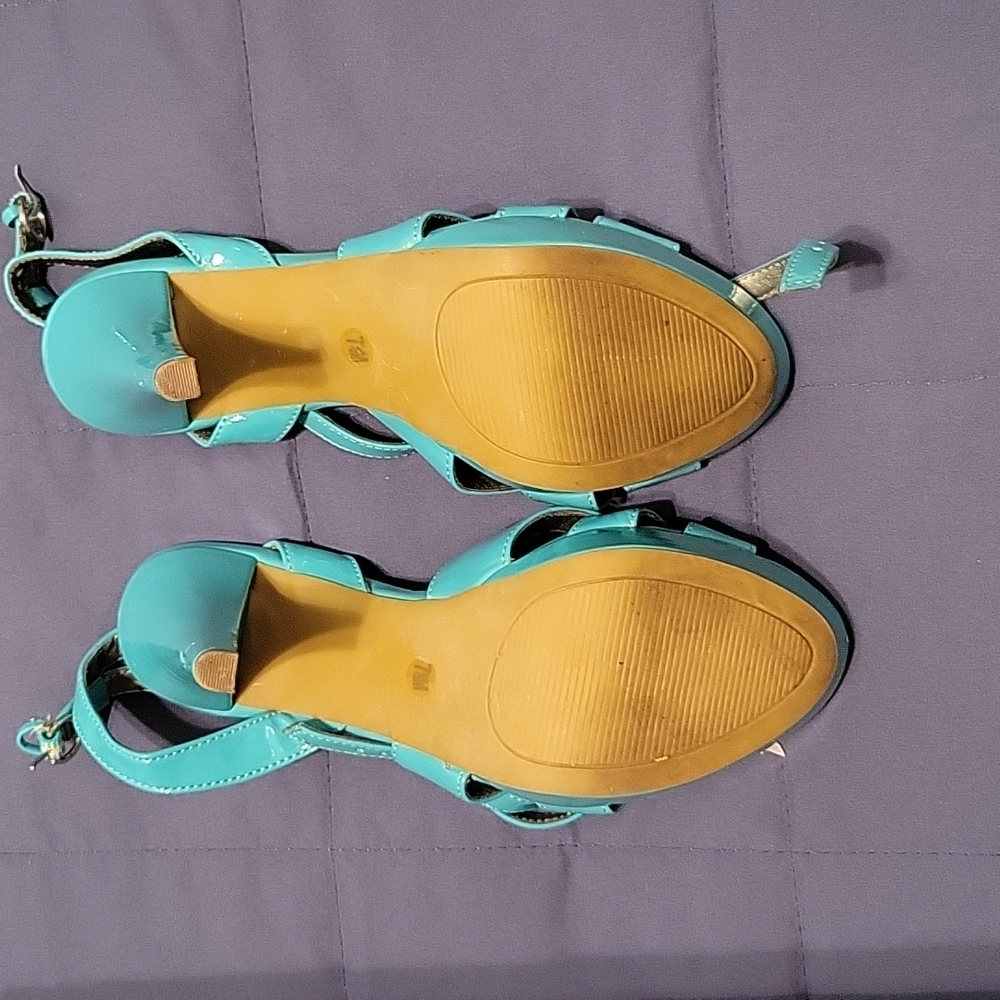 Turquoise heels - Picture 4 of 4
